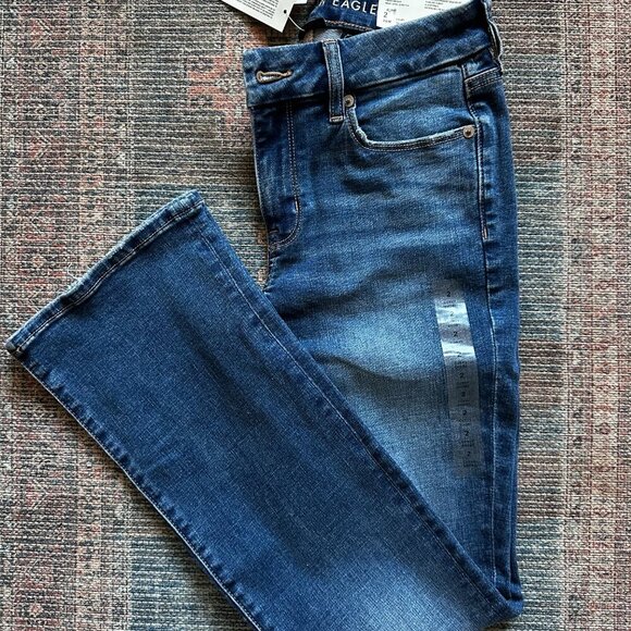 NWT: American Eagle Next Level High-Waisted Skinny Kick Jean | 2 short - Picture 5 of 6